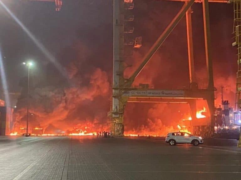 Potężny wybuch w porcie w Dubaju. Eksplozja na statku