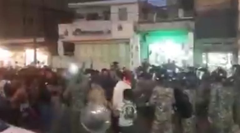Bunt irańskich Arabów. Poszło o przerwy w dostawach prądu i wody /filmy/