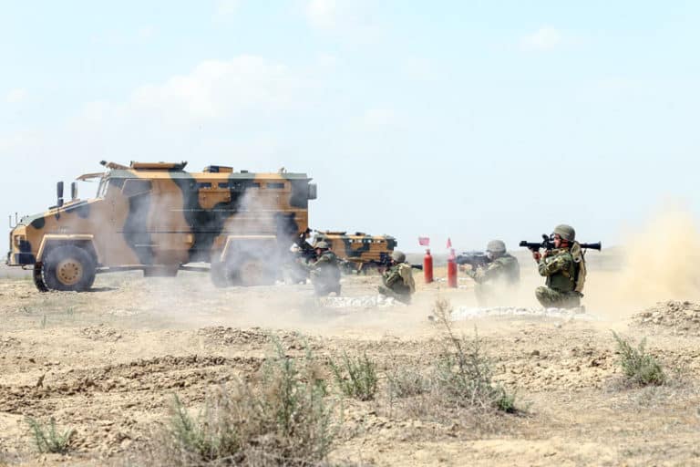 Turkmenistan wysyła na granicę z Afganistanem ciężki sprzęt wojskowy