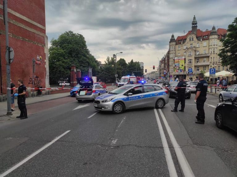 Zarzut zabójstwa dla kierowcy autobusu, który przejechał 19-latkę w Katowicach