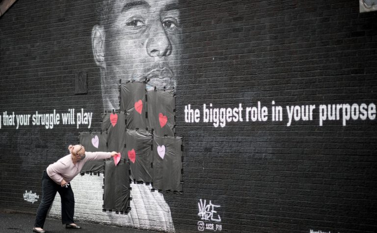 Angielscy kibice zniszczyli mural Marcusa Rashforda w Manchesterze