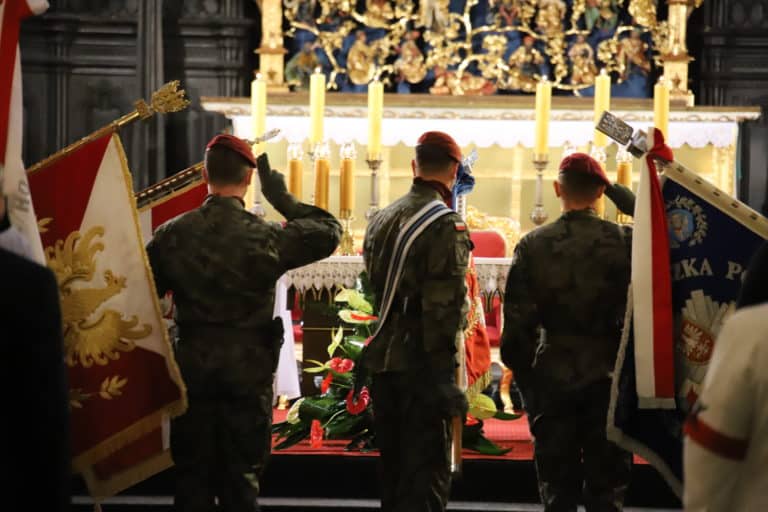 Abp Jędraszewski: Patrzymy z zatroskaniem na imperialne zapędy jednego sąsiada i neopogańską wizję drugiego