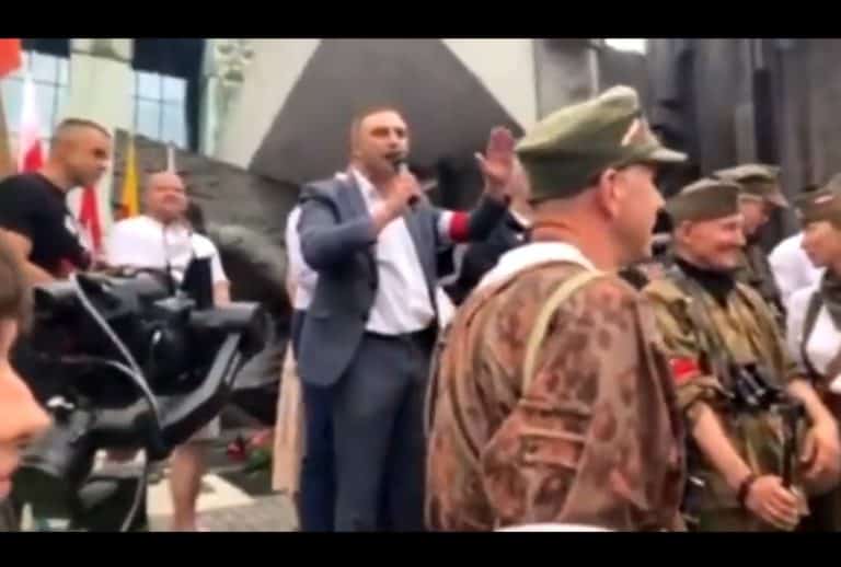 Robert Bąkiewicz: „Pieniędzmi, mediami chce się nam odebrać polskość”