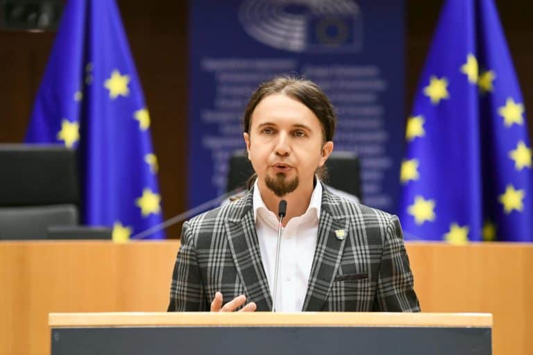 Powiadacie, że kobieta zmienną jest? To nie znacie chyba Łukasza Kohuta…