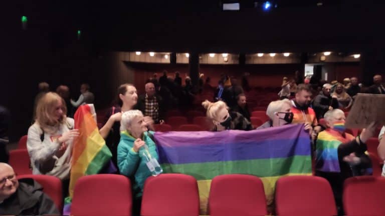Aktywiści LGBT wtargnęli na pokaz filmu o Ordo Iuris