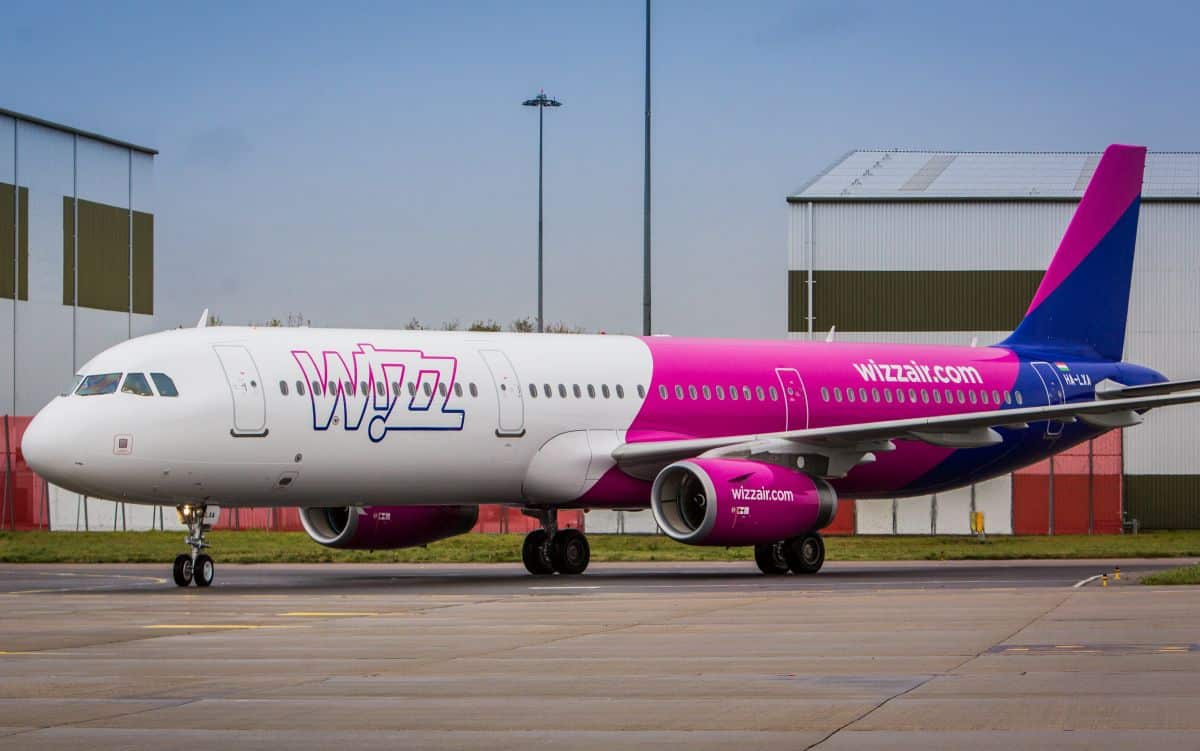 Linia Wizz Air wprowadza obowiązkowe szczepienia przeciw COVID-19 dla załóg