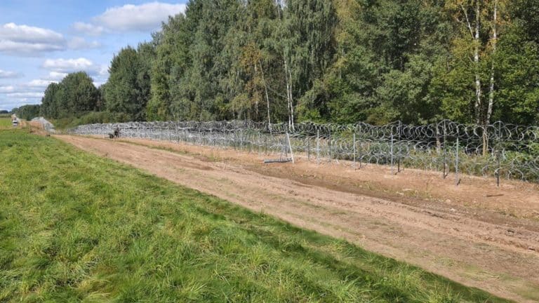 Estonia jest kolejnym państwem, które stawia ogrodzenie wzdłuż wschodniej granicy