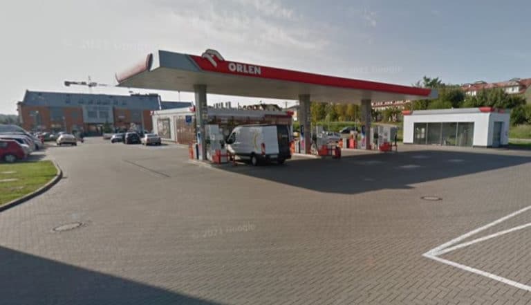 W Gdańsku trzej cudzoziemcy wulgarnie zaczepiali młodą kobietę i pobili jej kolegę, który stanął w jej obronie