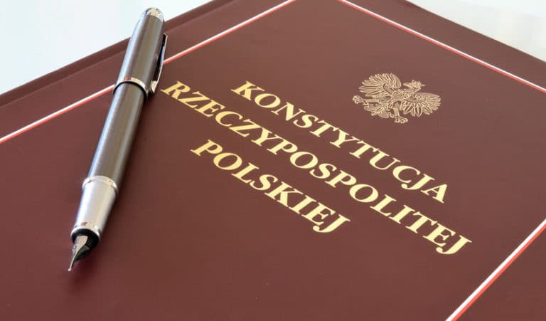 Trybunał Konstytucyjny: Podważanie statusu sędziów przez ETPC jest niekonstytucyjne