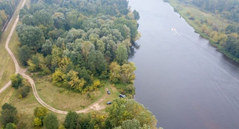 Zwłoki dziecka wyłowione z Narwi. Znaleziono też zwłoki kobiety