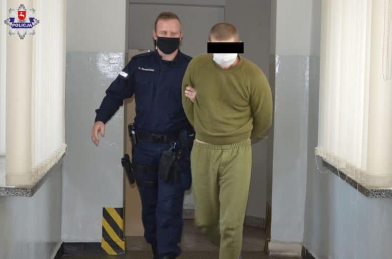 Zdenerwował się na dziewczynę i zniszczył dwa pojazdy