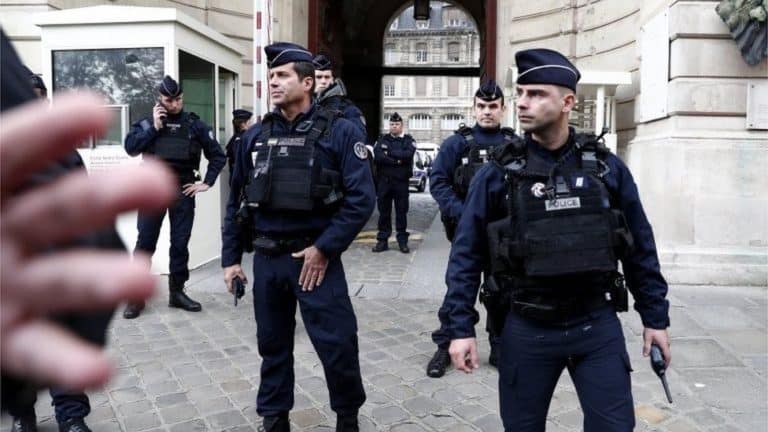 Sytuacja policjantów we Francji jest coraz gorsza…