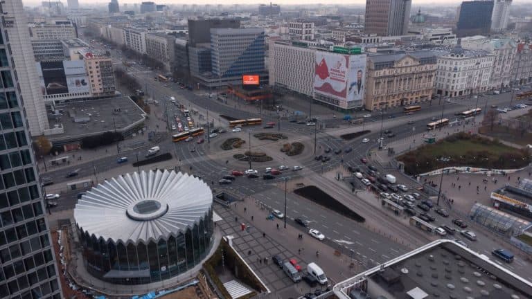 Lewactwo domaga się zmiany nazwy Ronda Romana Dmowskiego na Rondo Praw Kobiet
