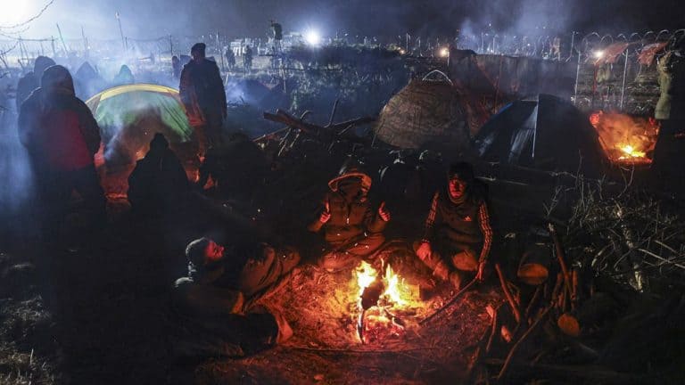 Białoruscy żołnierze pchali kobiety i dzieci na drut kolczasty