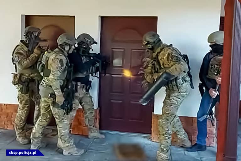 Rozbity gang okradający podróżnych w pociągach