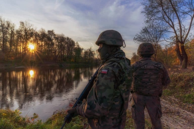 Szef resortu obrony: „To nie była spokojna noc”