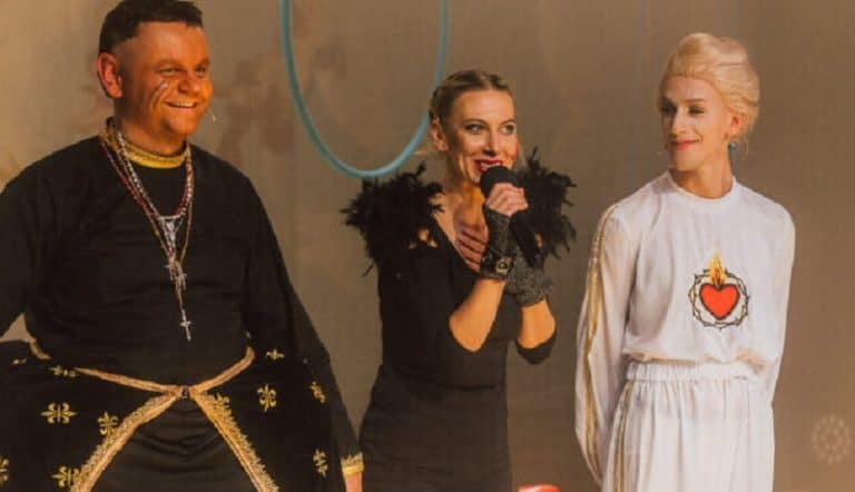 Bluźniercza i prowokacyjna „sztuka” w krakowskim teatrze
