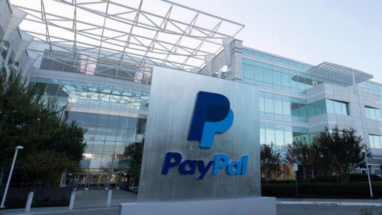 Nowy regulamin PayPal pozwala firmie ściągnąć 2500 USD z kont użytkowników, jeśli promują „nieprawdziwe informacje”