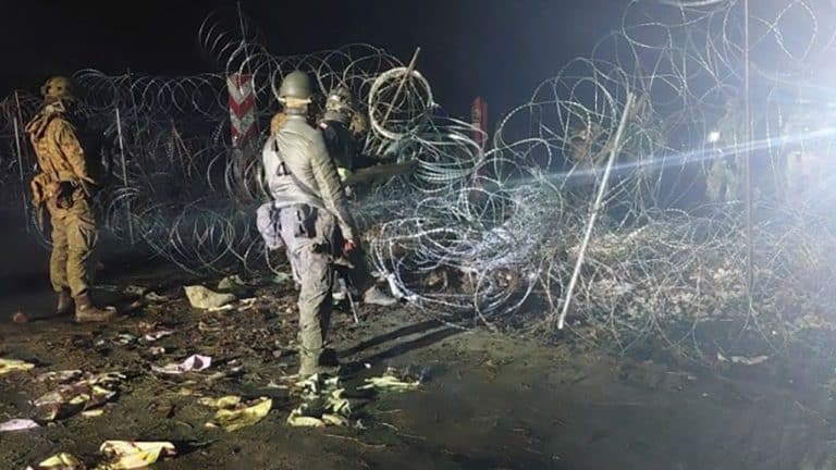 Kolejny atak migrantów, MON opublikował nagranie