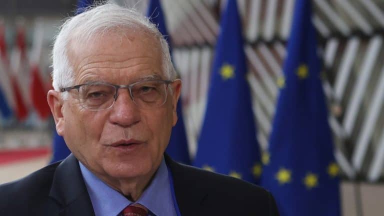 UE nie wycofa swoich dyplomatów z Ukrainy: „Nie ma potrzeby dramatyzować”