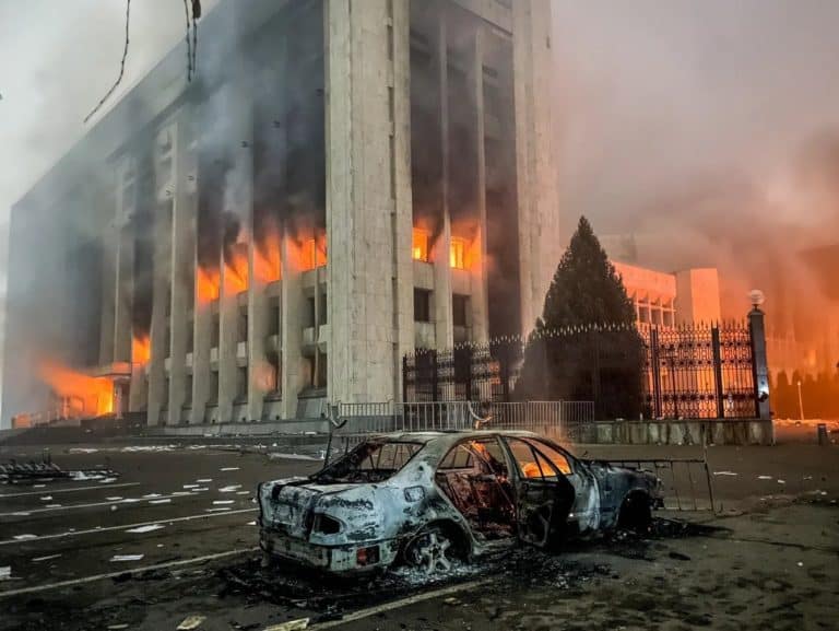 Kazachstan: W Ałmatach walki wciąż trwają