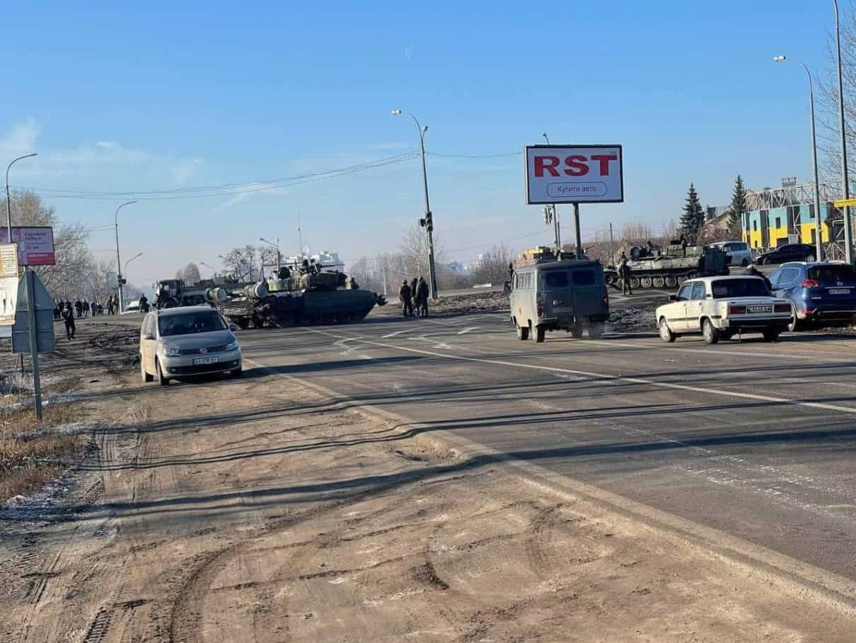 Rosyjskie czołgi nacierają na Charków i Czernichów