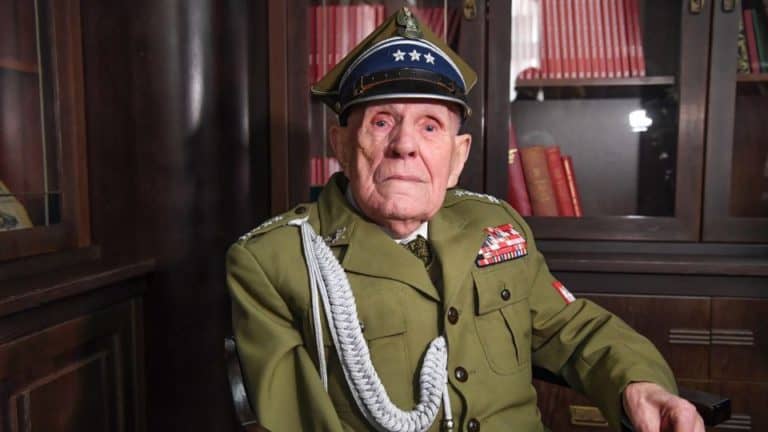108 urodziny obchodzi dziś pułkownik Kazimierz Klimczak. Najlepsze życzenia, Panie Pułkowniku