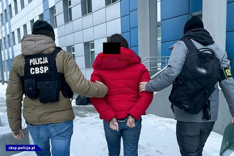 Rozbito zorganizowaną grupę przestępczą. Wystawiali nierzetelne faktury w obrocie… trumnami.