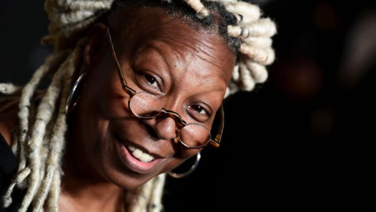 Znana aktorka Whoopi Goldberg stwierdziła: „Holokaust nie dotyczy rasy”. Teraz musi przepraszać…