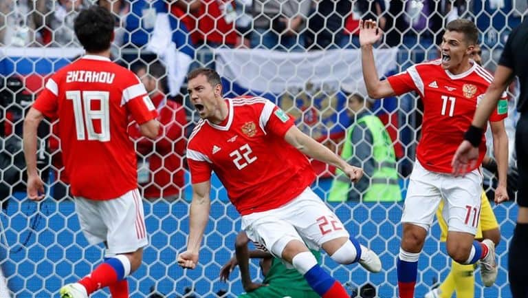 FIFA i UEFA zawieszają rosyjskie reprezentacje i kluby we wszystkich rozgrywkach