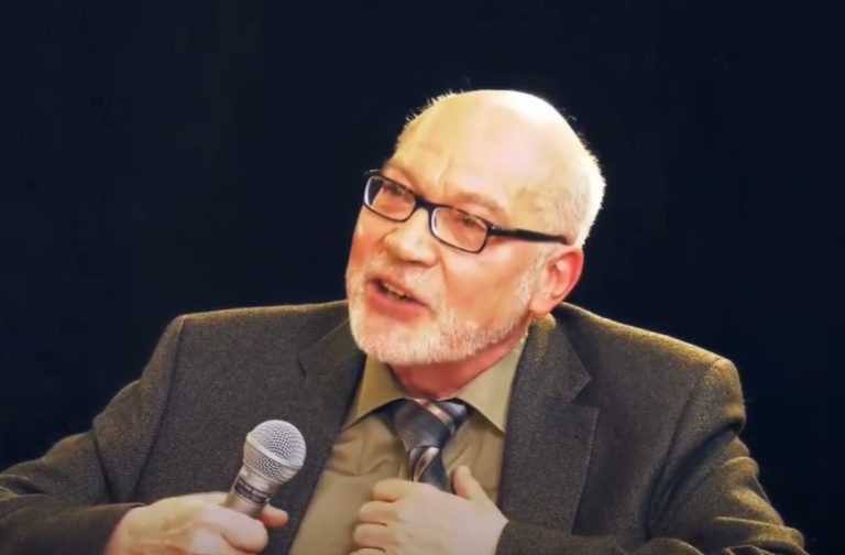 Niemiecki ksiądz profesor chce zlikwidować kapłaństwo