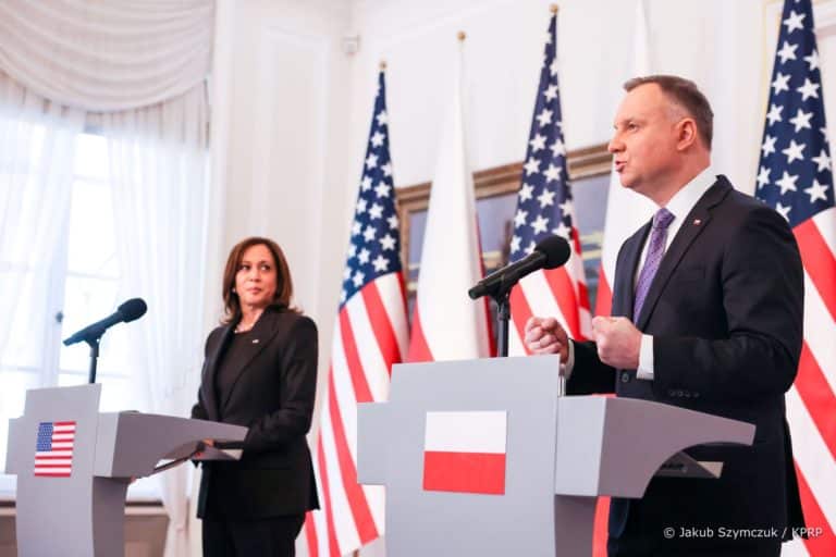 Podczas konferencji z Kamalą Harris prezydent Andrzej Duda zabrał głos w sprawie MiG-ów-29