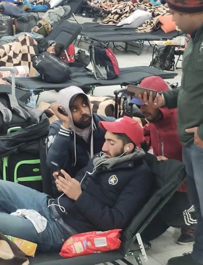 Z Ukrainy uciekają nie tylko kobiety i dzieci, ale także mężczyźni – Turcy, Hindusi, Nigeryjczycy…