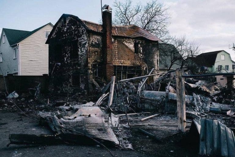 Rosyjski samolot Su-27 został zestrzelony w Kijowie, maszyna spadła na prywatny dom