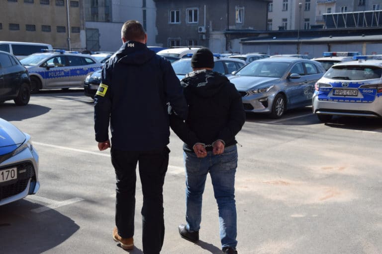 Policjanci rozbili szajkę, która „wyczyściła” konto jednego z krakowskich zakonów