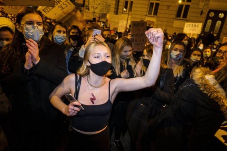 Tęczowe „Julki” boją się konkurencji ze strony Ukrainek