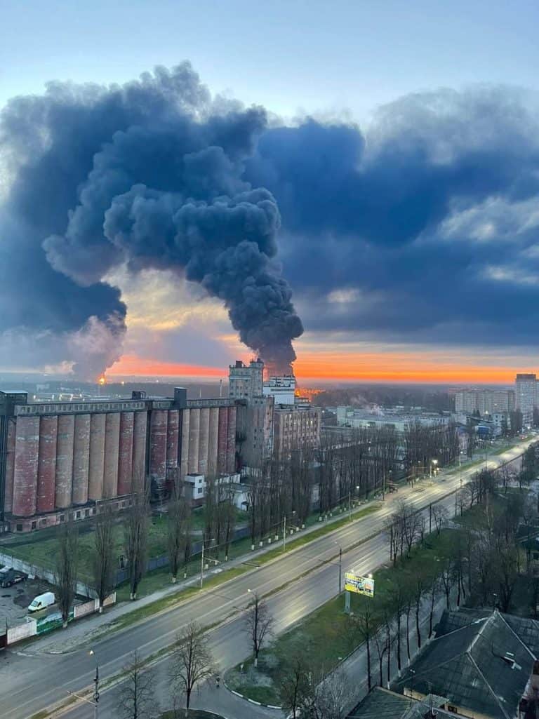 Rosja: Eksplozje w Briańsku, płoną dwa składy ropy