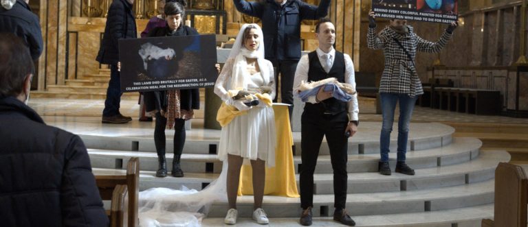 Szwajcaria: Wyznawcy weganizmu wtargnęli do kościoła i zakłócili Mszę Świętą