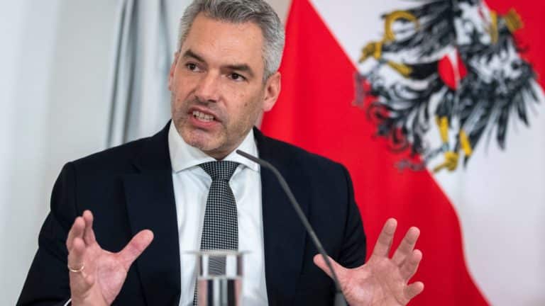 Kanclerz Austrii Karl Nehammer uda się do Moskwy na spotkanie z Putinem