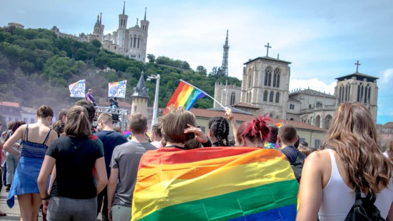 Segregacja rasowa podczas marszu LGBT? “Każdy biały zostanie uprzejmie (lub nie) wyrzucony”