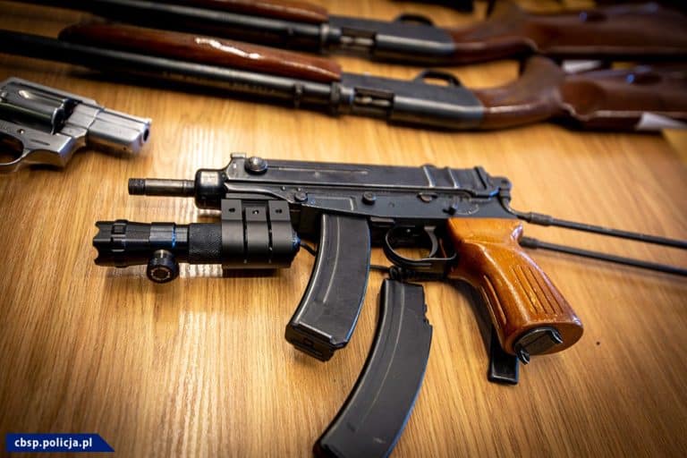 Rząd Kanady będzie wykupywał od właścicieli broń typu wojskowego