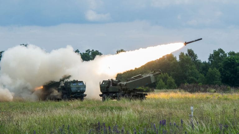 Dwadzieścia zestawów HIMARS trafi do Polski w przyszłym roku. Co z zapytaniem MON na 500 zestawów?