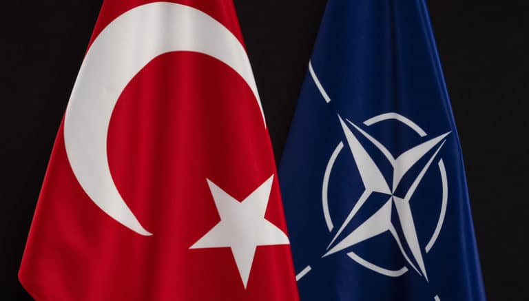 Turcja zgodzi się na przyjęcie Szwecji i Finlandii do NATO, o ile dostanie wolną rękę w Syrii?