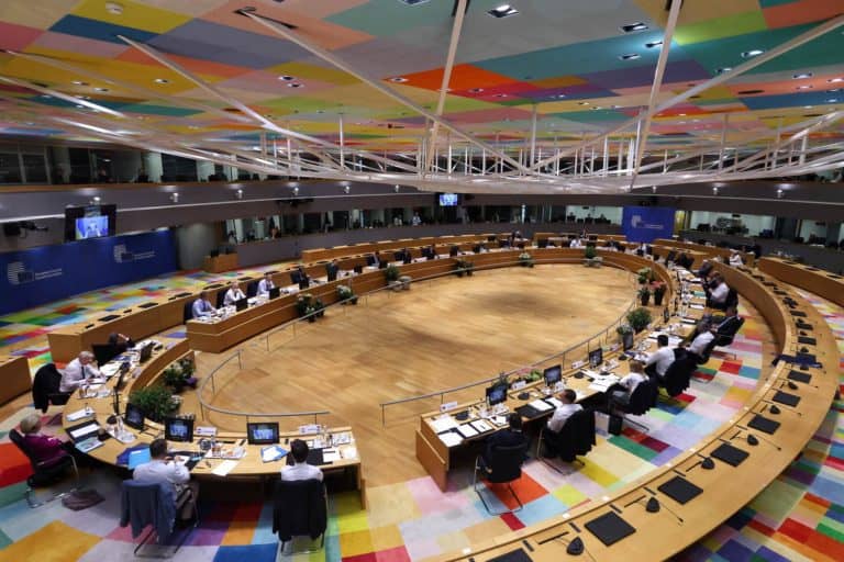 Jest zgoda w UE na szósty pakiet sankcji wobec Rosji, embargo na import ropy