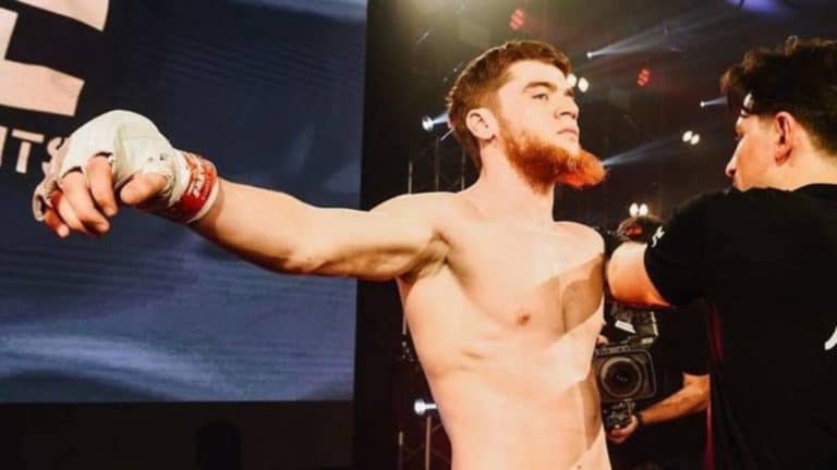 Żadnego całowania w miejscach publicznych! Zawodnik MMA brutalnie znokautował mężczyznę w centrum handlowym