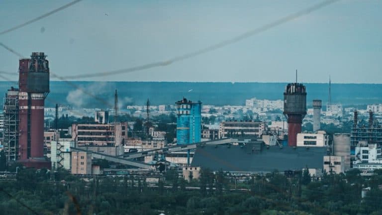 Ukraińskie wojsko utrzymuje kontrolę nad kombinatem Azot w Siewierodoniecku