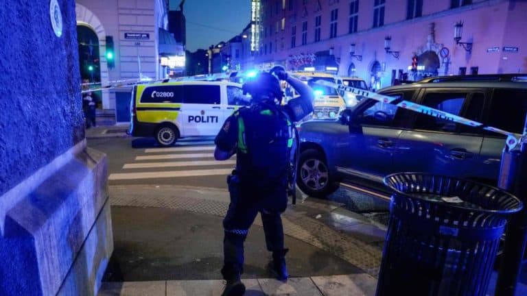 Krwawego zamachu na gejowski klub w Oslo dokonał „Norweg z irańskimi korzeniami”