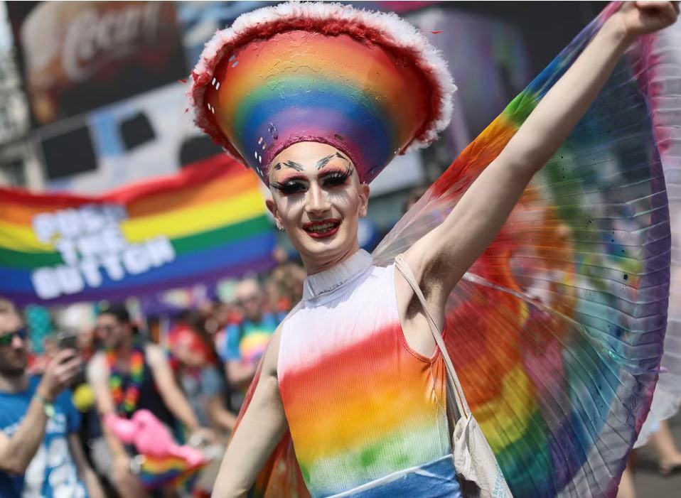 Sataniści i wielkie międzynarodowe korporacje w marszu LGBT w Warszawie