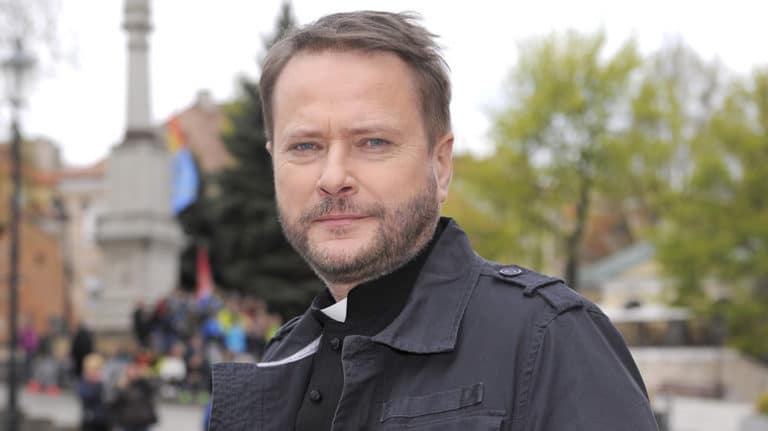 Ujawniono zarobki Artura Żmijewskiego za rolę w „Ojcu Mateuszu”