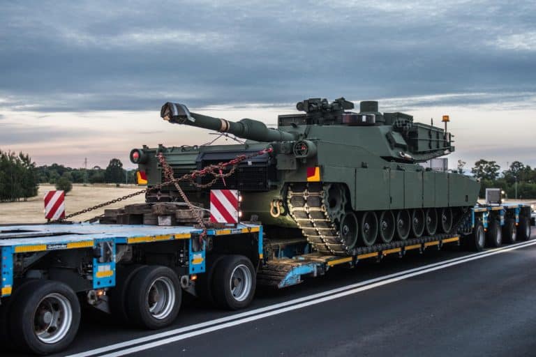 Pierwsza partia czołgów Abrams w wersji M1A1 wkrótce trafi do Polski